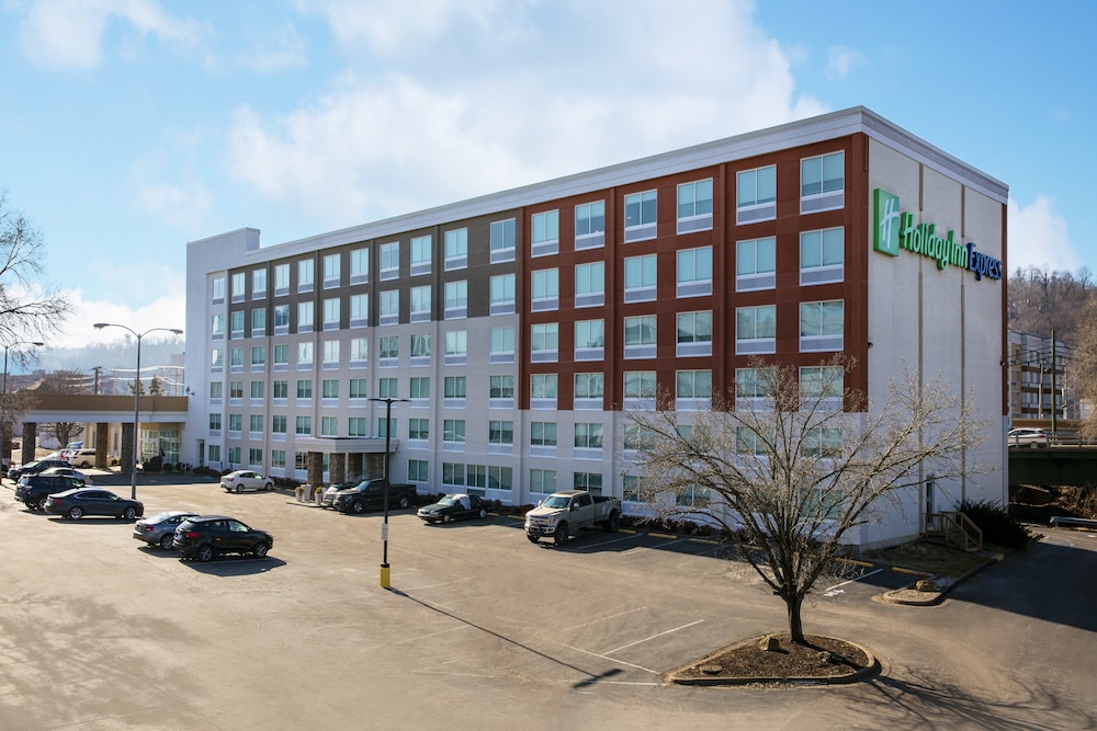 Holiday Inn Express Charleston Civic Center by IHG — hotel in Charleston