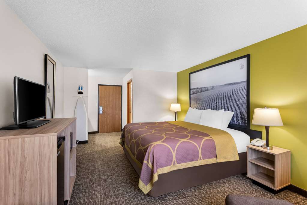 Super 8 by Wyndham Oelwein - photo 20