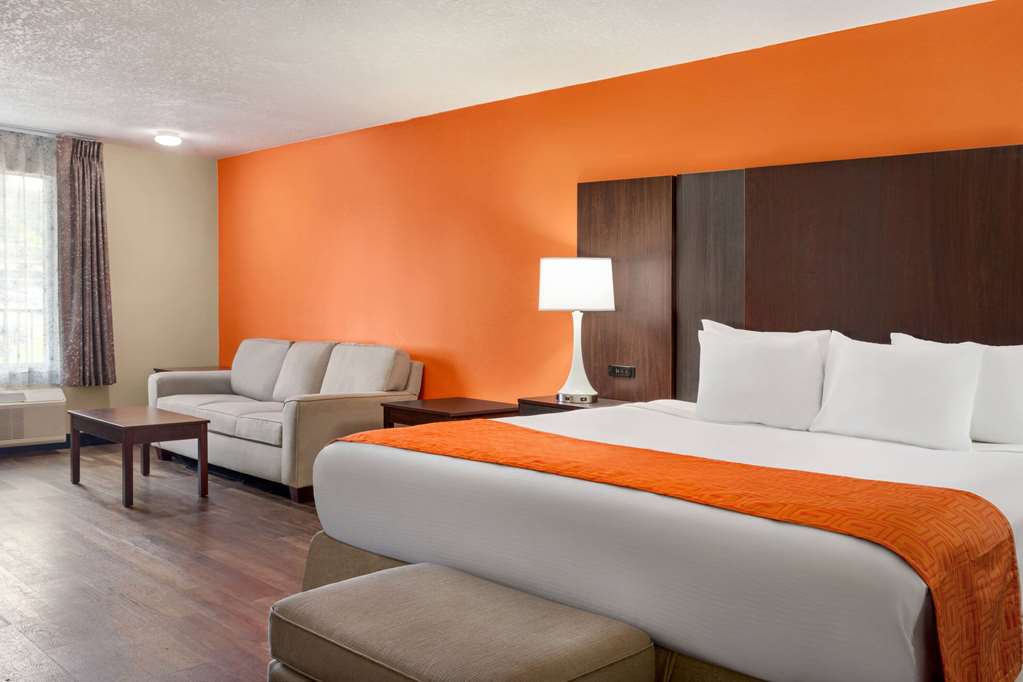 Howard Johnson by Wyndham Pigeon Forge - photo 31