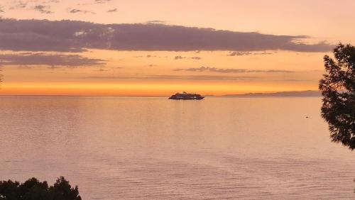 Villa con accesso al mare e vista mozzafiato — 4-Star Luxury Hotel in Palermo, Italy