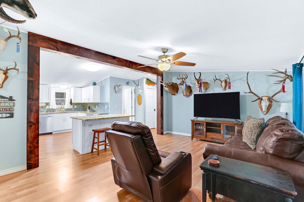 Sportman S Den Stay For 6 — New Braunfels