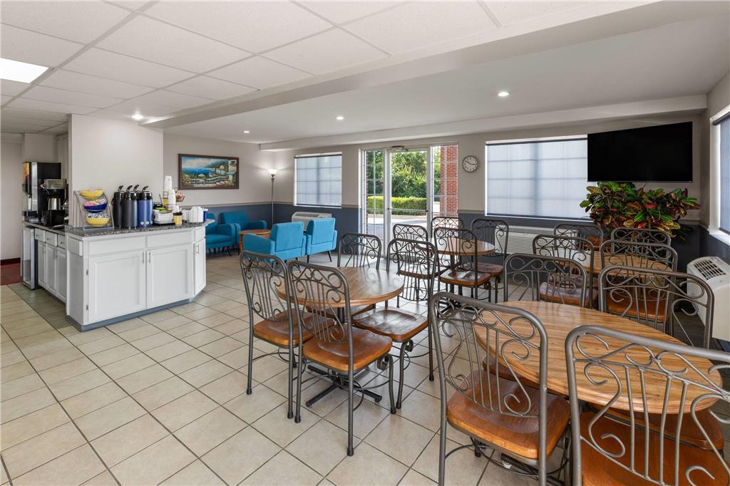 Days Inn by Wyndham Mountain Home - photo 43