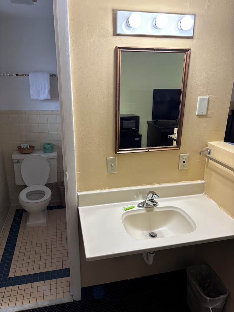 Budget Host Inn Somerset - photo 15