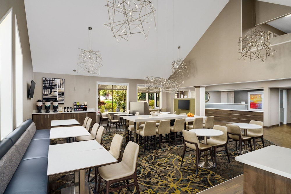 Residence Inn by Marriott Seattle Bellevue - photo 36