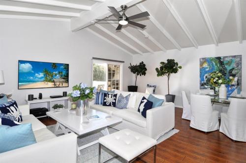 Near Beach Harbor & Ferry Bikes Patio BBQ in Newport Beach, United States