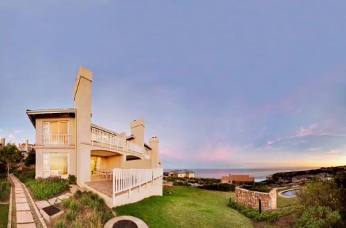 Pinnacle Point Beach & Golf Penthouse & Villa — 4-Star Luxury Hotel in Mossel Bay, South Africa