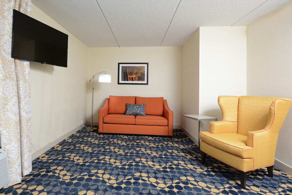 Hampton Inn Roxboro - photo 8