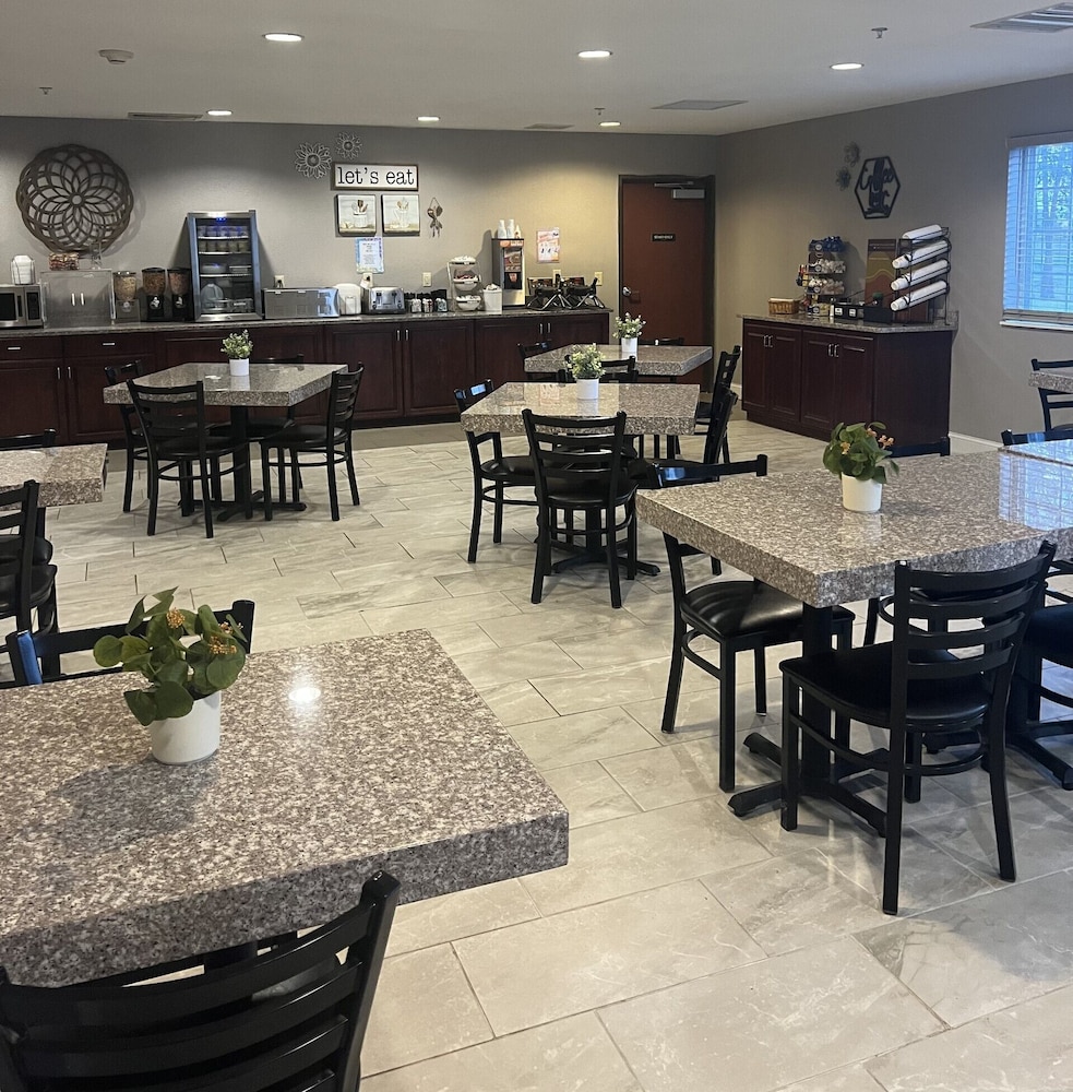 GrandStay Hotel & Suites Becker Big Lake - photo 18