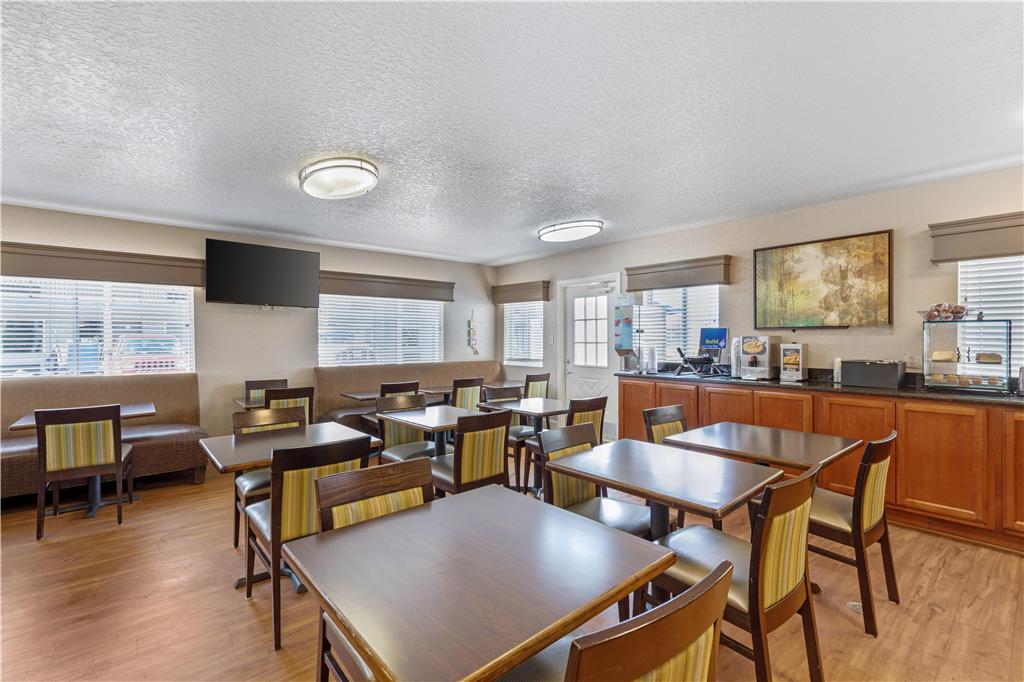 Best Western Space Shuttle Inn - photo 37