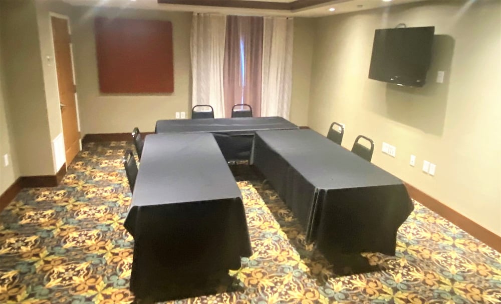 Staybridge Suites Great Falls by IHG - photo 107