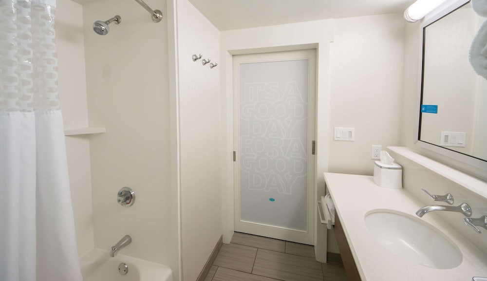 Hampton Inn Lakeland - photo 25