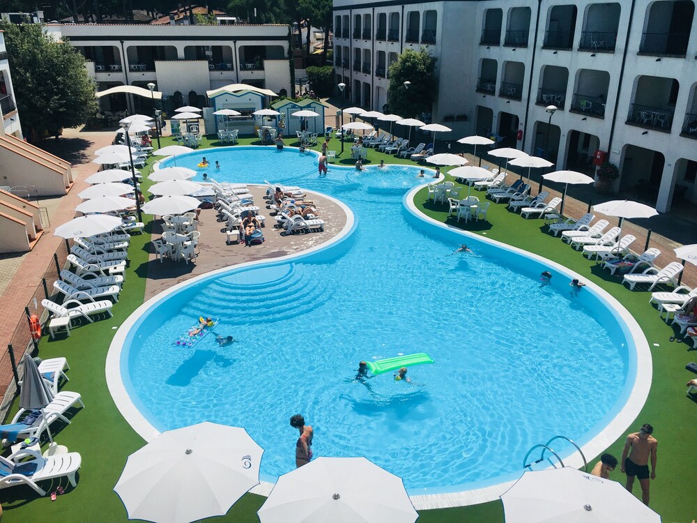Michelangelo Holiday & Family Resort - carbon neutral hotel in Comacchio