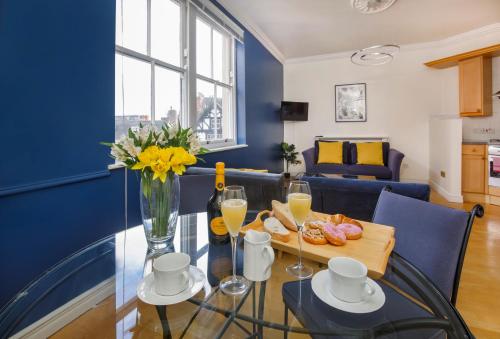 William Morris on the historic Shambles York — 4-Star Luxury Hotel in York, United Kingdom
