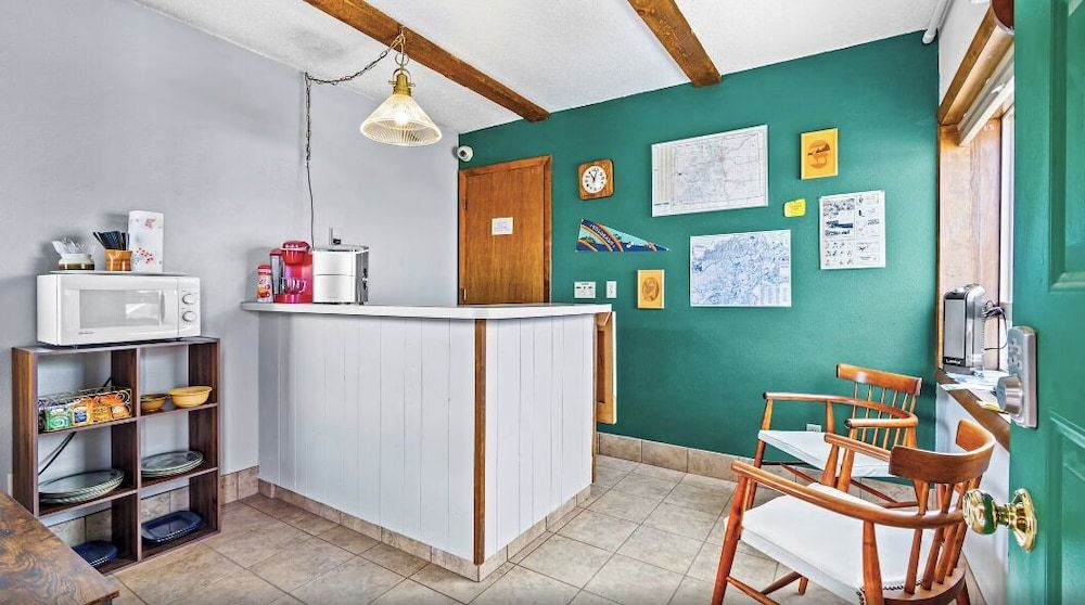 The Alpine Motel - photo 3