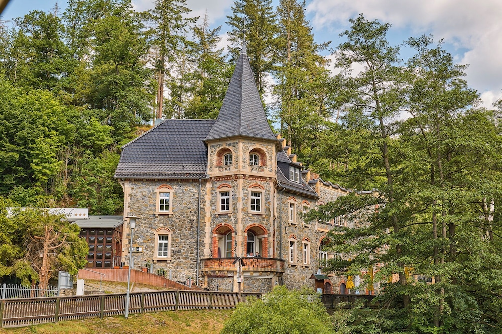 Hotel Bodeblick - carbon neutral hotel in Thale