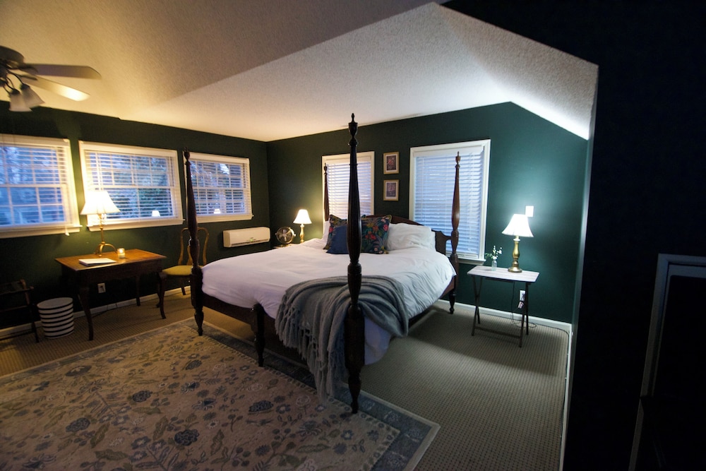 Inn at Oriental - photo 19