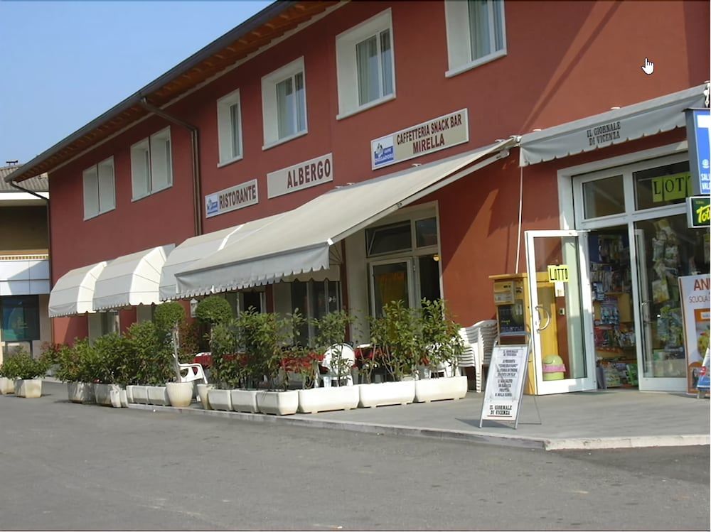 Hotel San Tomio — hotel in Malo