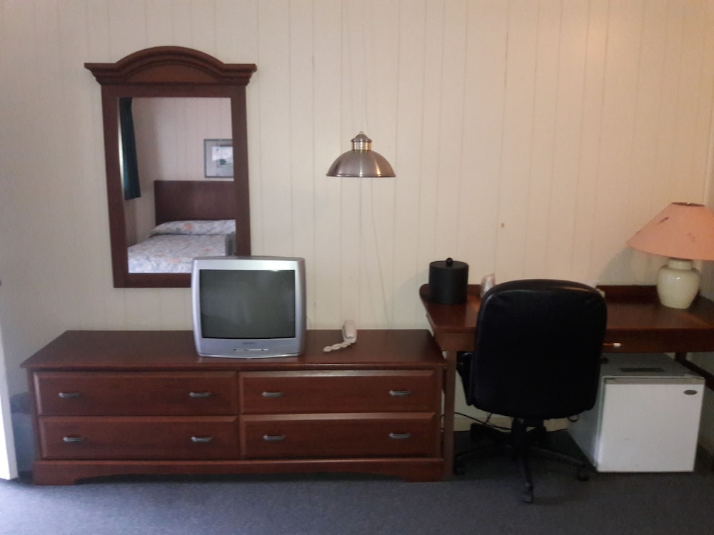 Catskill Motor Court Motel - photo 12