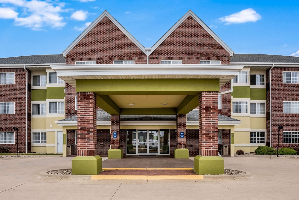 MainStay Suites Cedar Rapids North Marion - photo 66