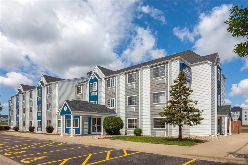 Microtel Inn & Suites by Wyndham Sioux Falls - photo 4