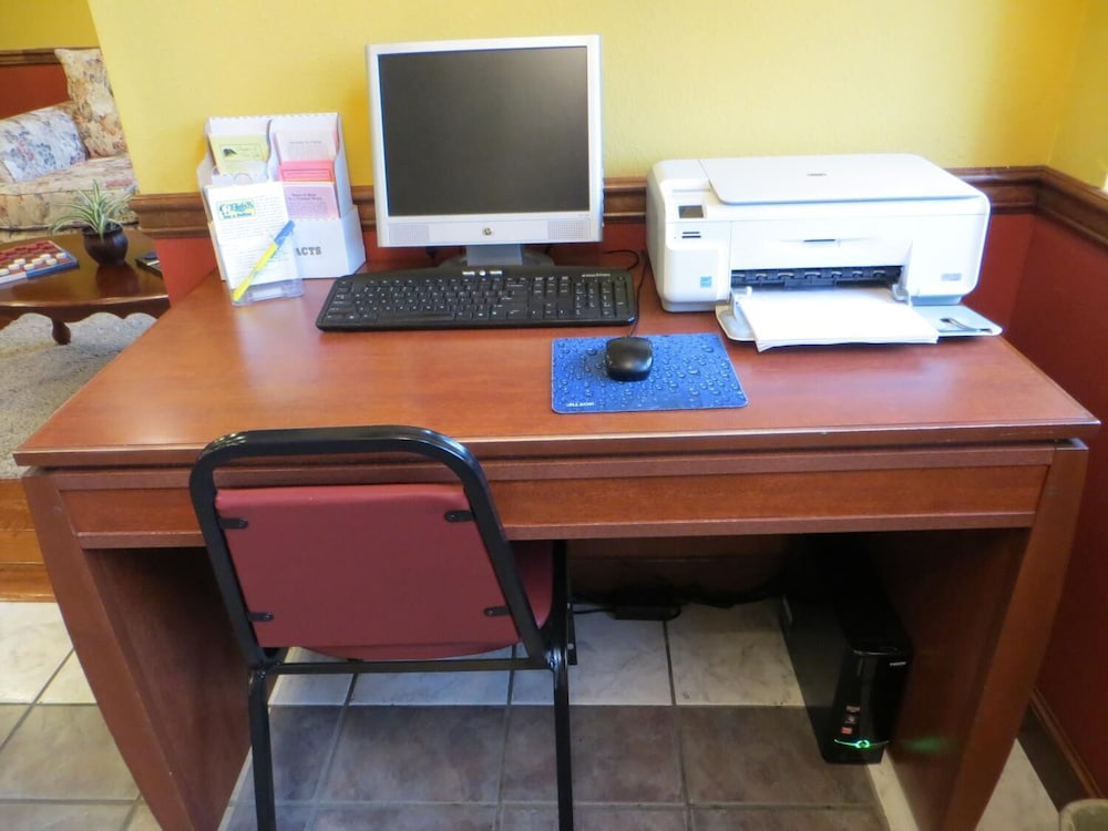Patti's Inn & Suites - photo 29