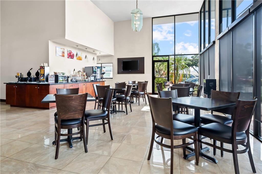 Quality Inn & Suites at Tropicana Field - photo 66