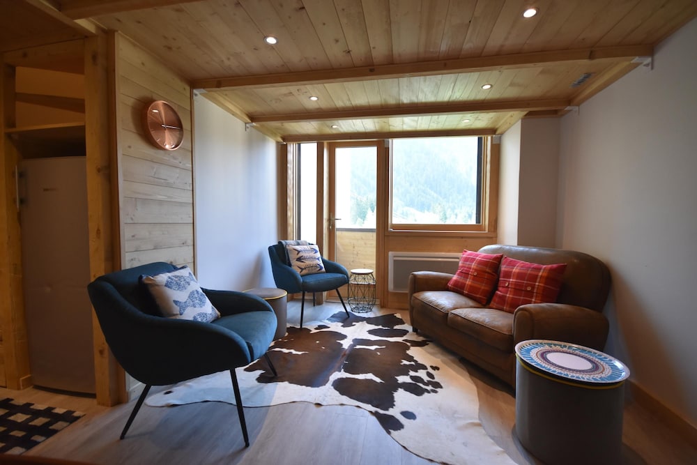 R Sidence Grand Roc Campanules 308 — 4-Star Luxury Hotel in Chamonix-Mont-Blanc, France
