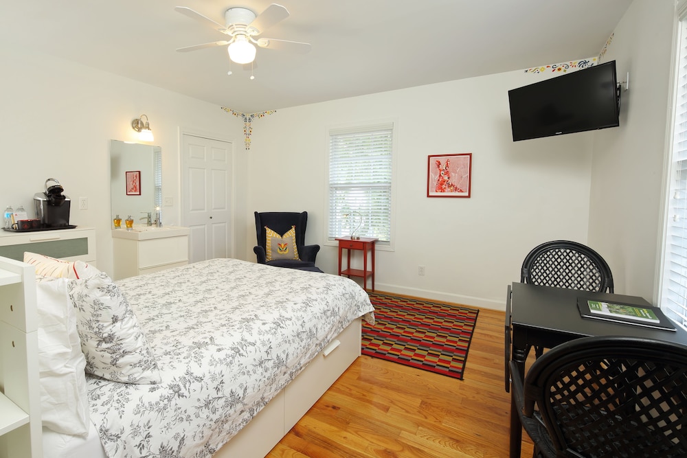 Swamp Rabbit Inn - photo 28
