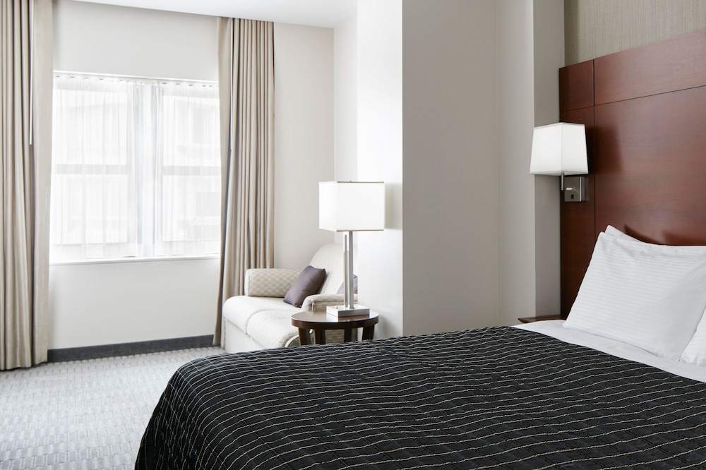 River Hotel - photo 12