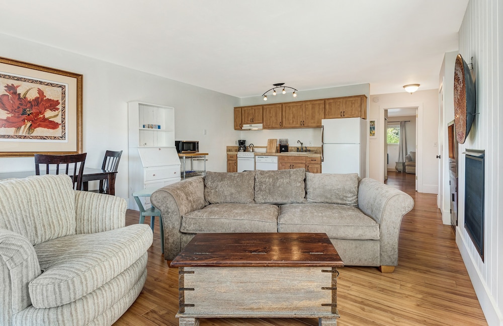 Bend Riverside Inn & Suites - photo 220