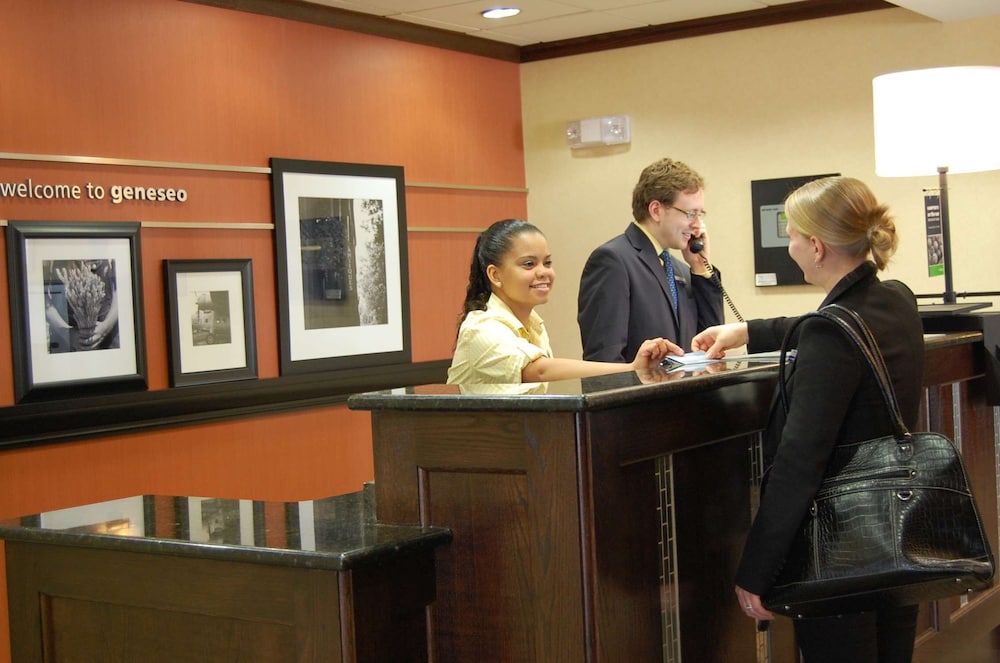 Hampton Inn Geneseo - photo 4