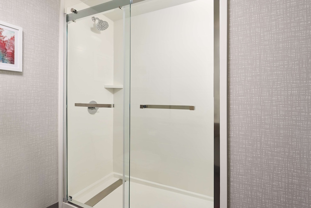 Hampton Inn Massillon - photo 24