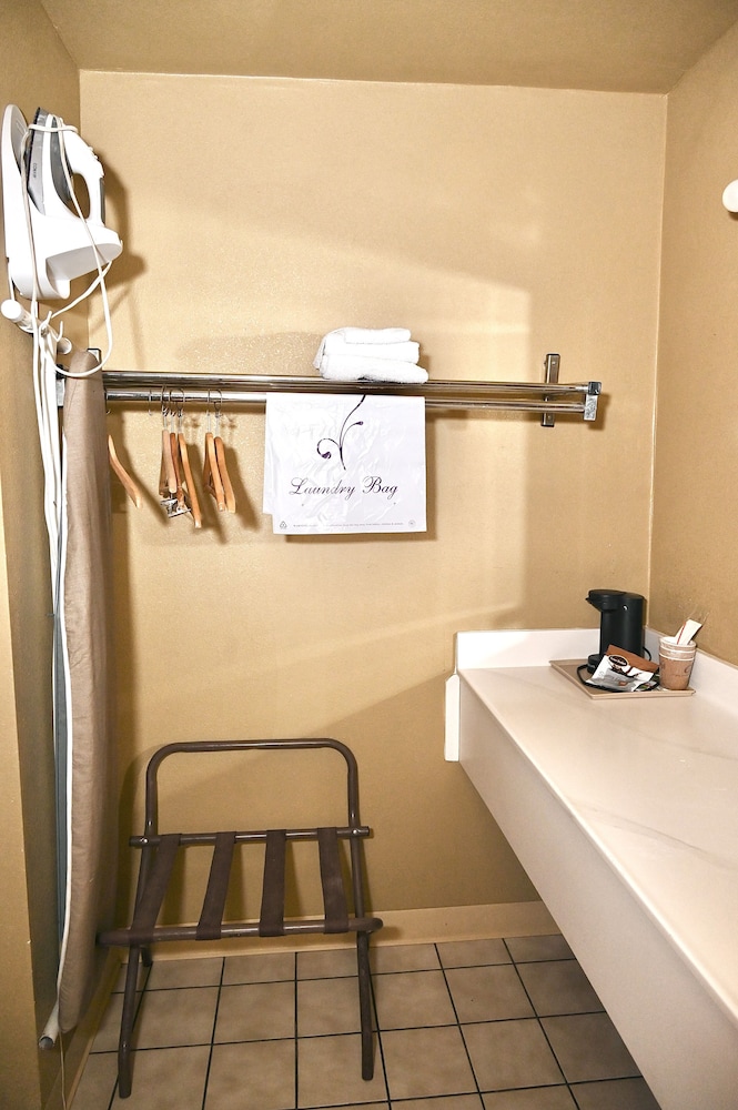 Fortune Inn And Suites Newport - photo 59