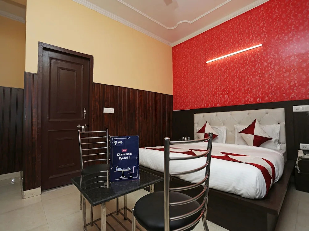 OYO 11556 Om Guest House Residency