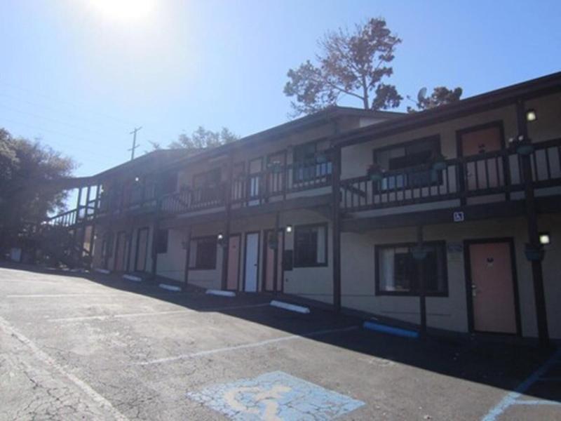 Monterey Fairgrounds Inn - photo 3