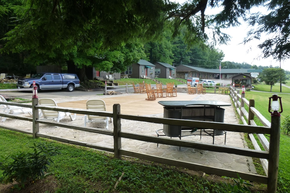 Townsend Gateway Inn - photo 27