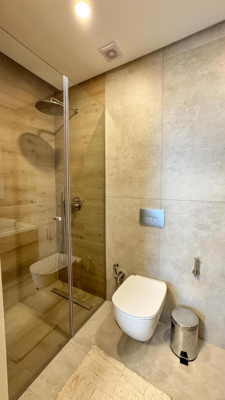 Malberry Park 304 Modern 2bedroom Apt with Shared Heated Pool Sauna Gym Jacuzzi