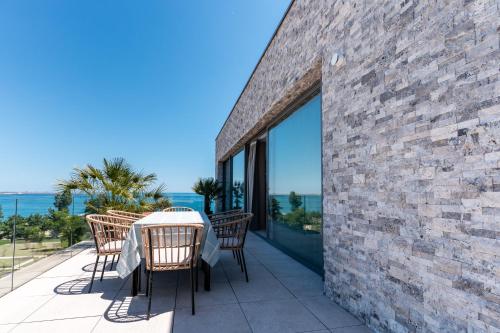 Penthouse Deosebit cu Vedere la Mare Situat la etajul 4 în locația Amaris Aparthotel in Eforie Nord, Romania