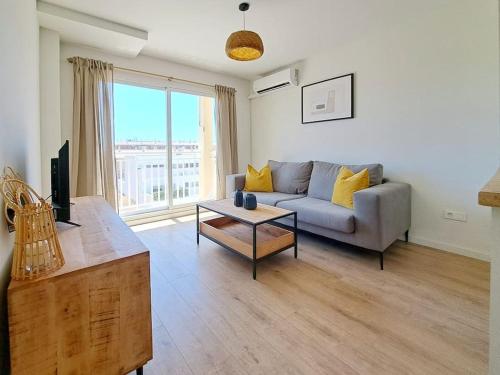 Charming Flat Close To the Beach — hotel in Canet D'en Berenguer