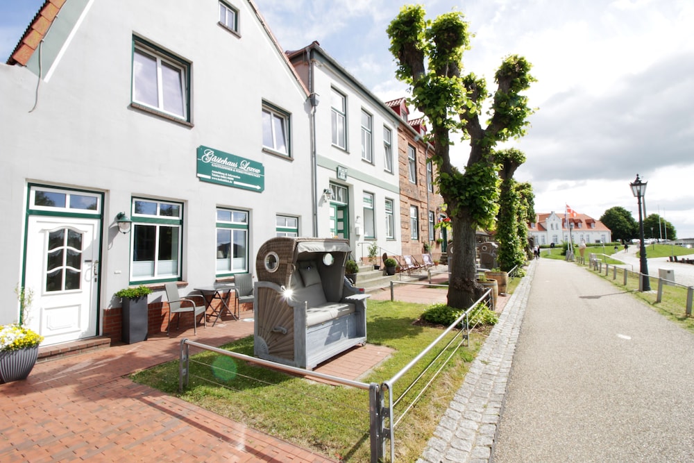 Lexow Hotel an de Havenkant in Toenning, Germany
