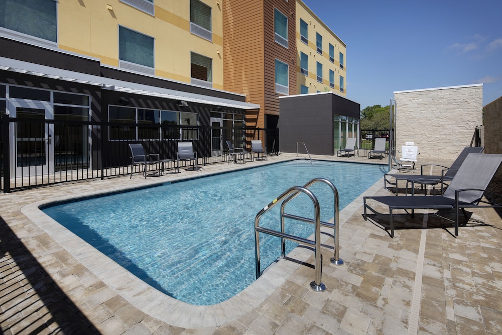 Fairfield Inn & Suites by Marriott Tampa Wesley Chapel - photo 19
