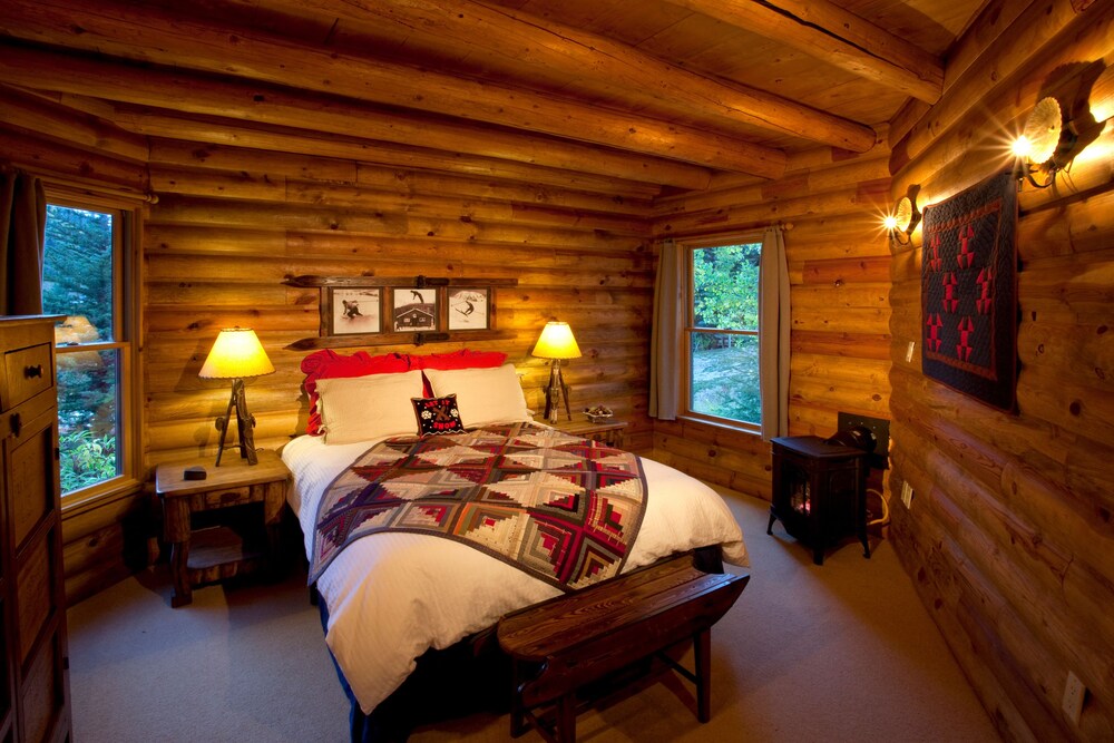 Alpine Village Suites - photo 13