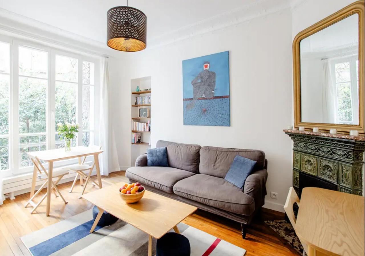 Charmant Appartement Pres du Pere Lachaise — 4-Star Luxury Hotel in Paris, France