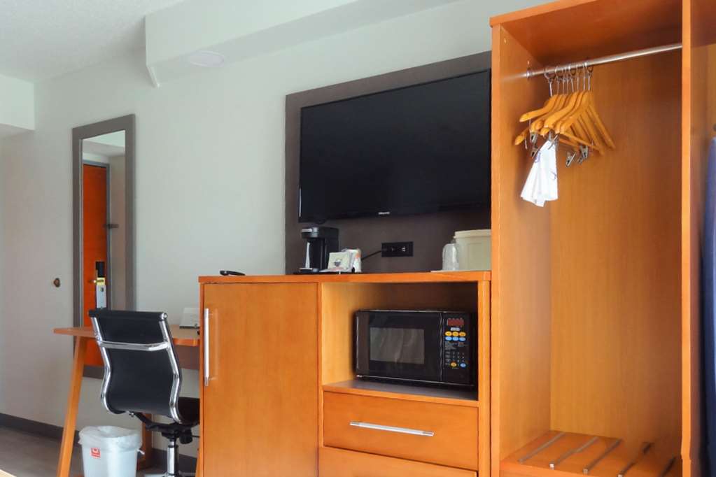 Quality Inn & Suites Raleigh North - photo 7