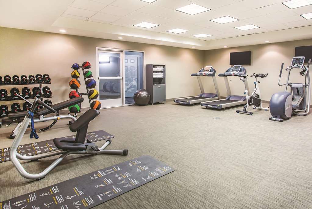 La Quinta Inn & Suites by Wyndham Las Vegas Summerlin Tech - photo 10