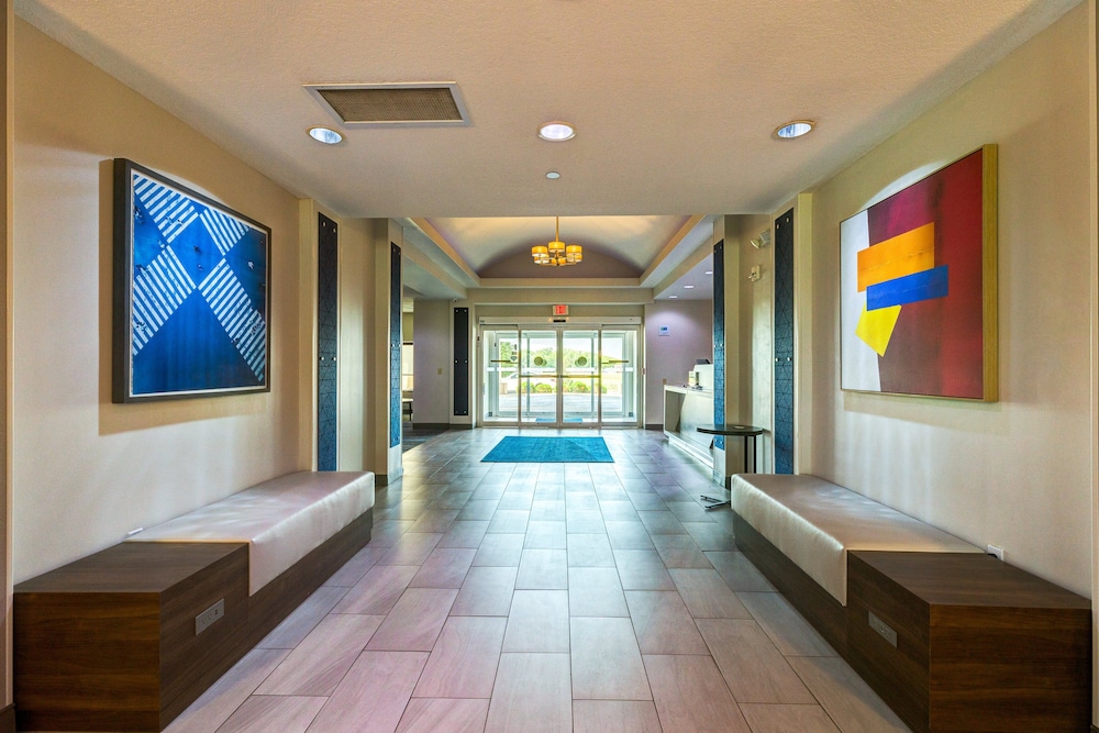 Holiday Inn Express Salinas by IHG - photo 33