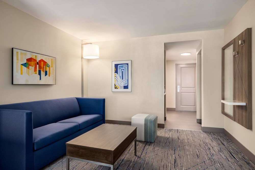 Holiday Inn Express Hotel & Suites Fort Pierce West by IHG - photo 11