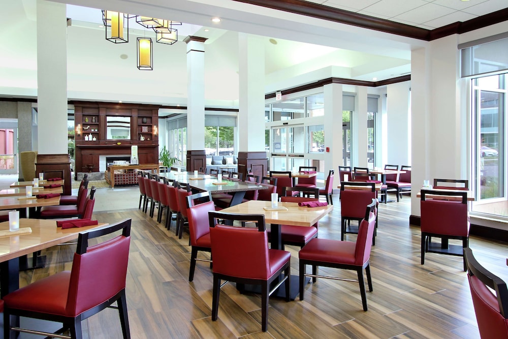 Hilton Garden Inn Sonoma County Airport - photo 25