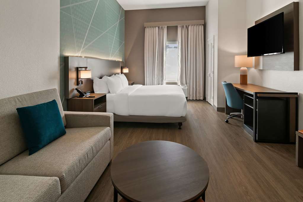 Comfort Suites Granbury - photo 19