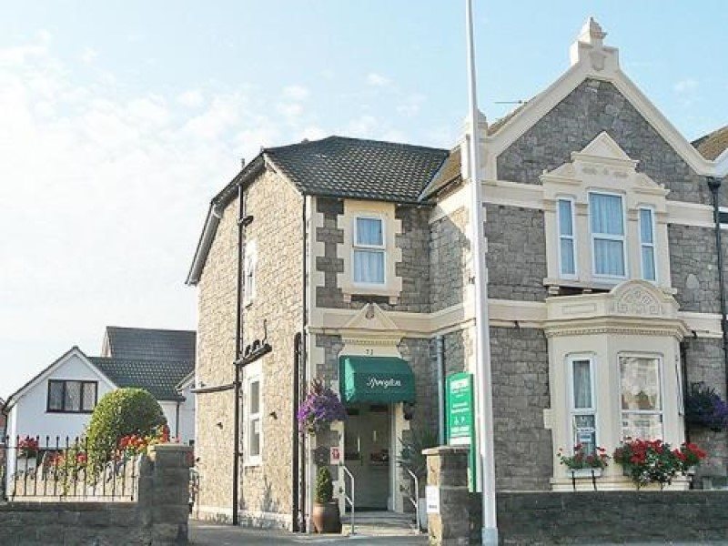 Spreyton Guest House — 4-Star Luxury Hotel in Weston-Super-Mare, United Kingdom
